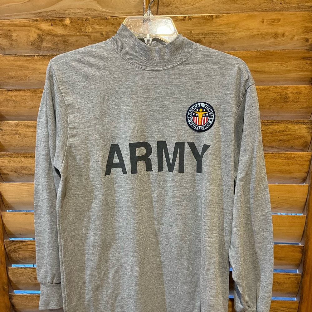 Five US Army Physical Training T-shirts (three LS, two SS) sizes L/XL
